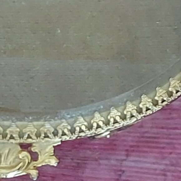 Vtg Oval Gold Tone Filigree Ormolu Footed Jewelry Box w/ Clear Glass Hinged Top - Picture 16 of 16